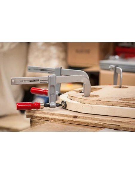 Axminster Trade Clamps Forged Flat Bar Clamp 🪚 Премиум оборудване за дървообработка | JetTools.bg